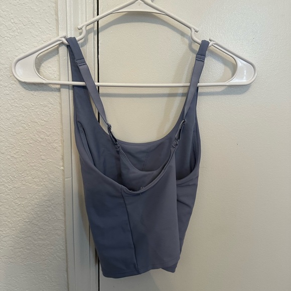 Old Navy sports bras size M (rarely used) - Picture 2 of 10